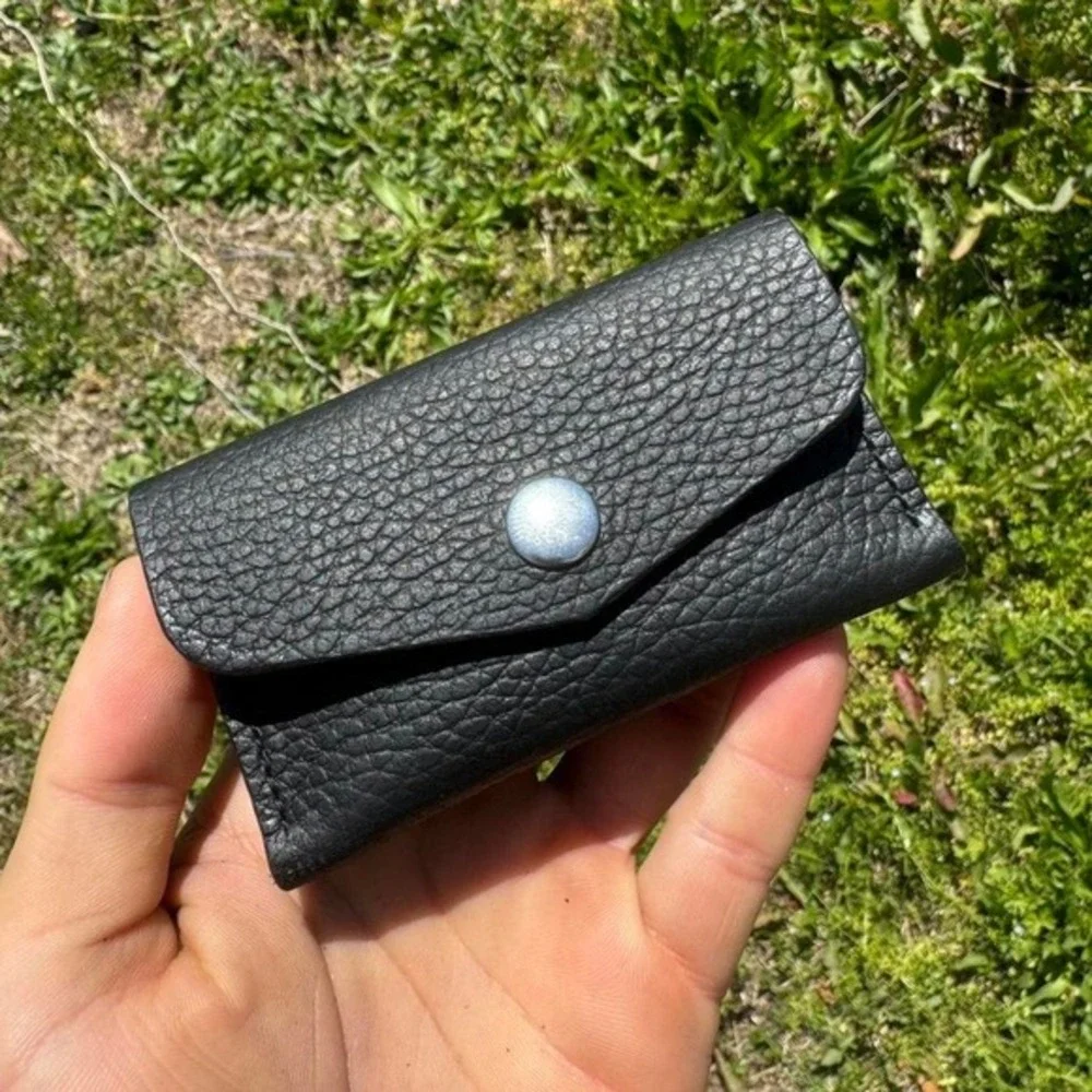 Black full grain leather‎ cardholder